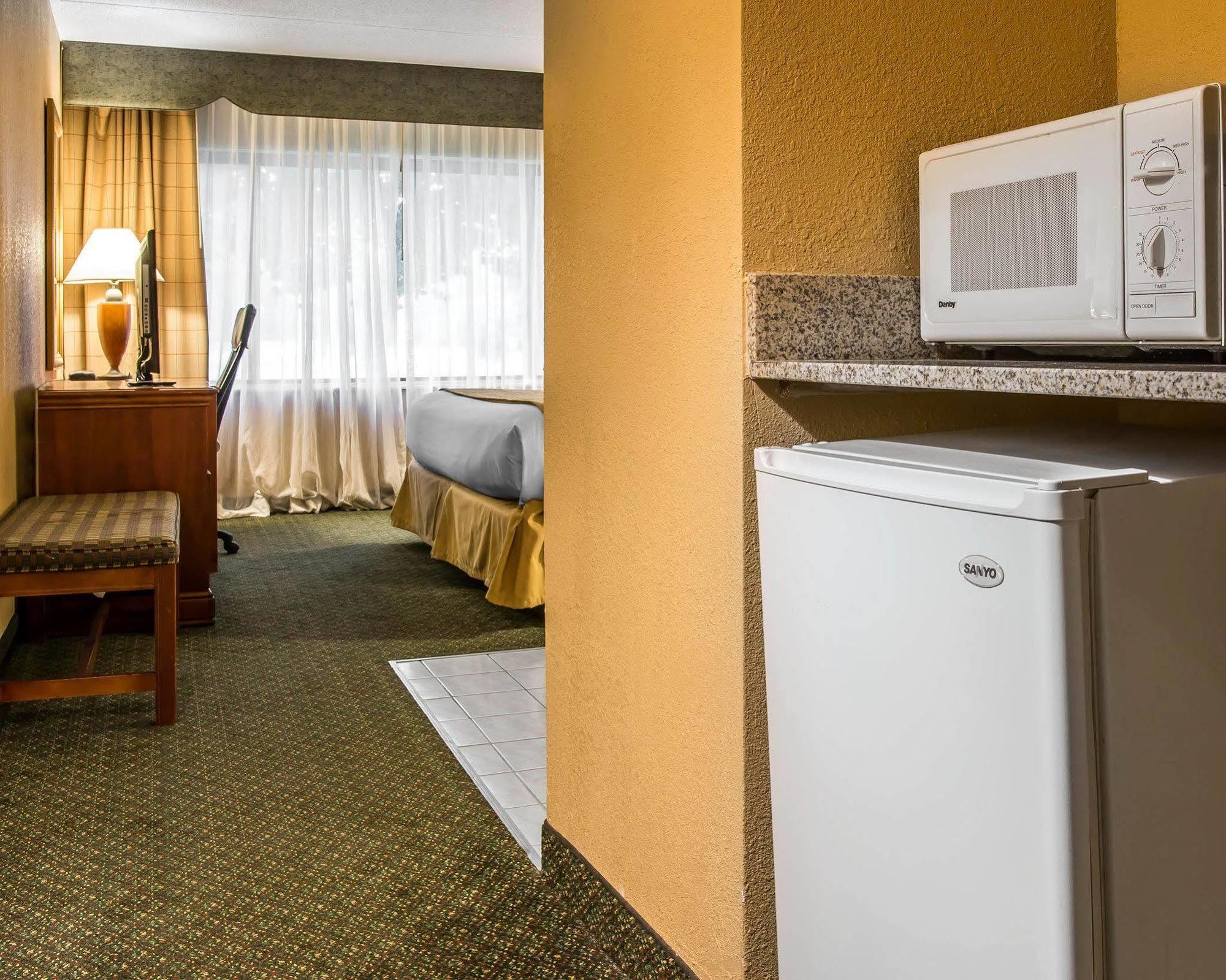 Quality Inn Southfield Eksteriør billede