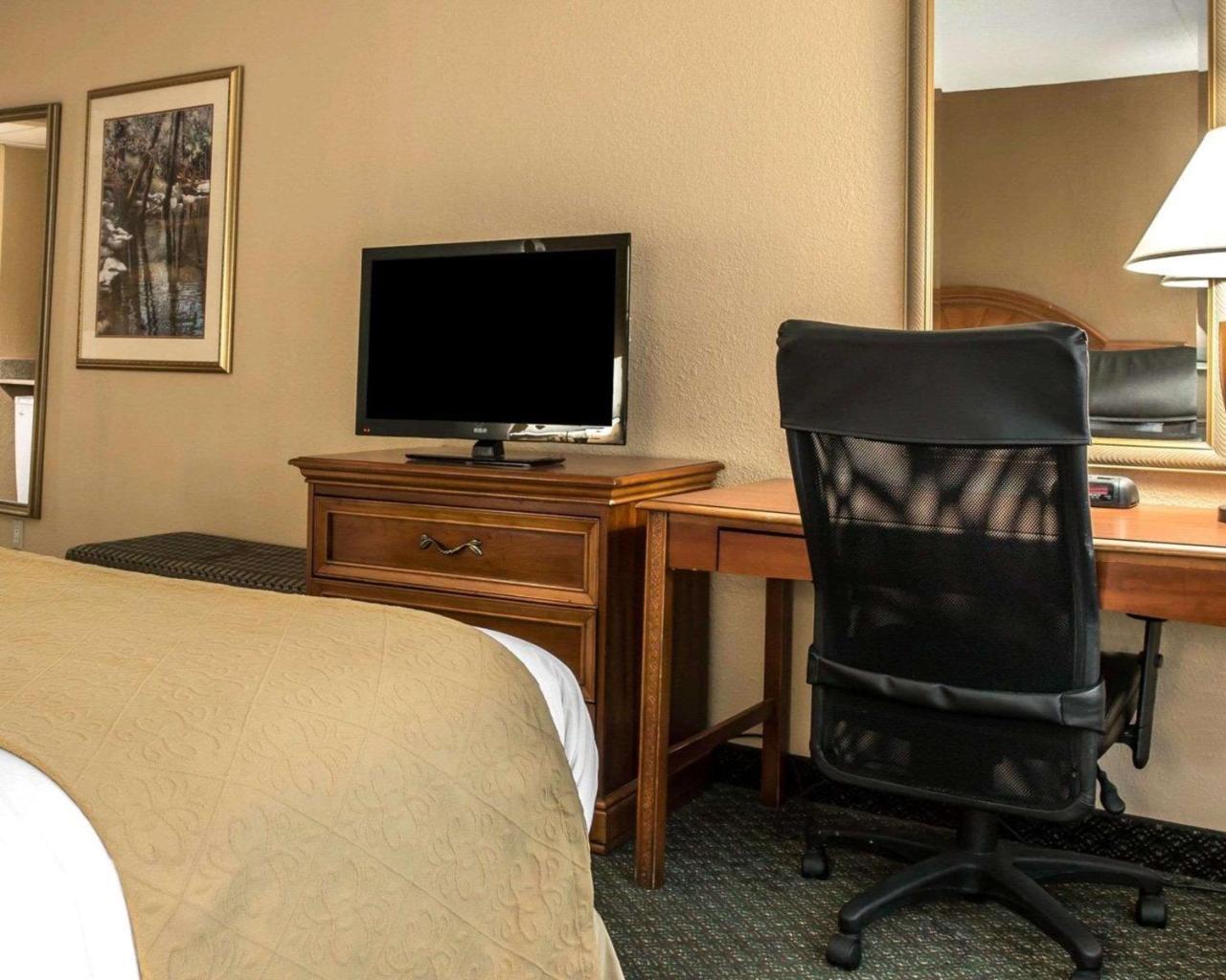 Quality Inn Southfield Eksteriør billede